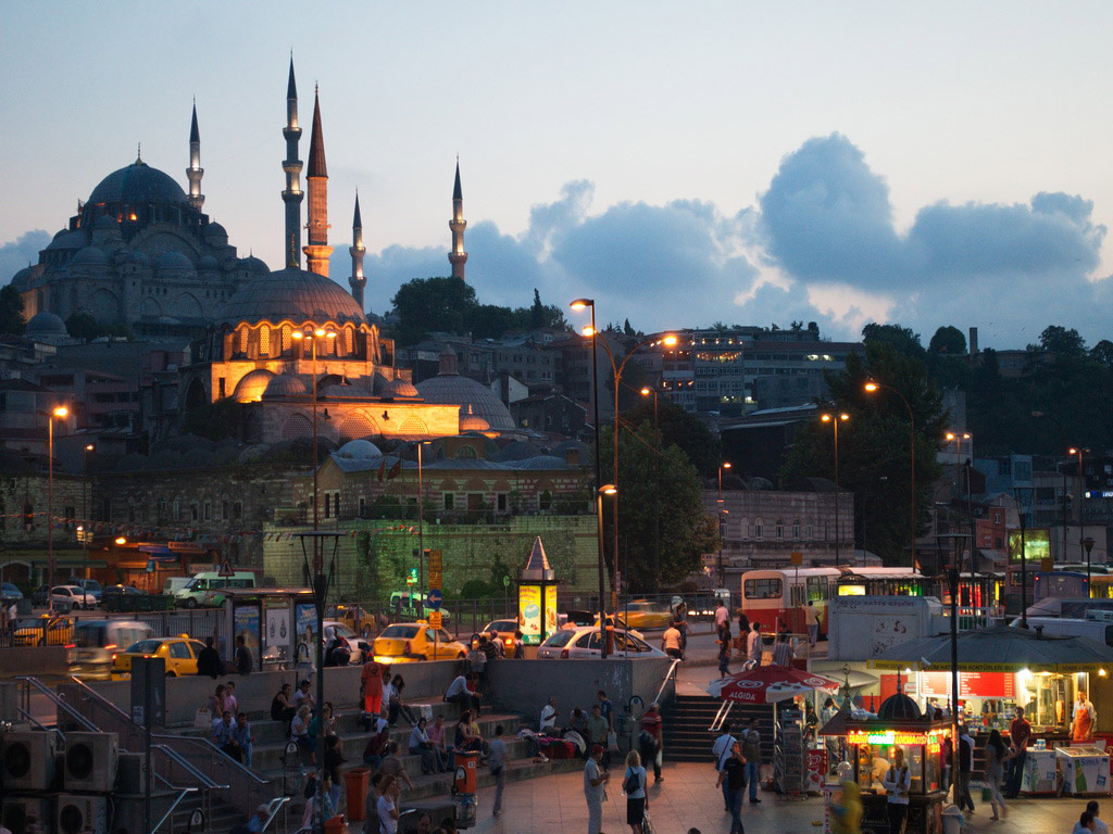 Bosphorus Cruise and Spice Bazaar - Bus and Boat Tour