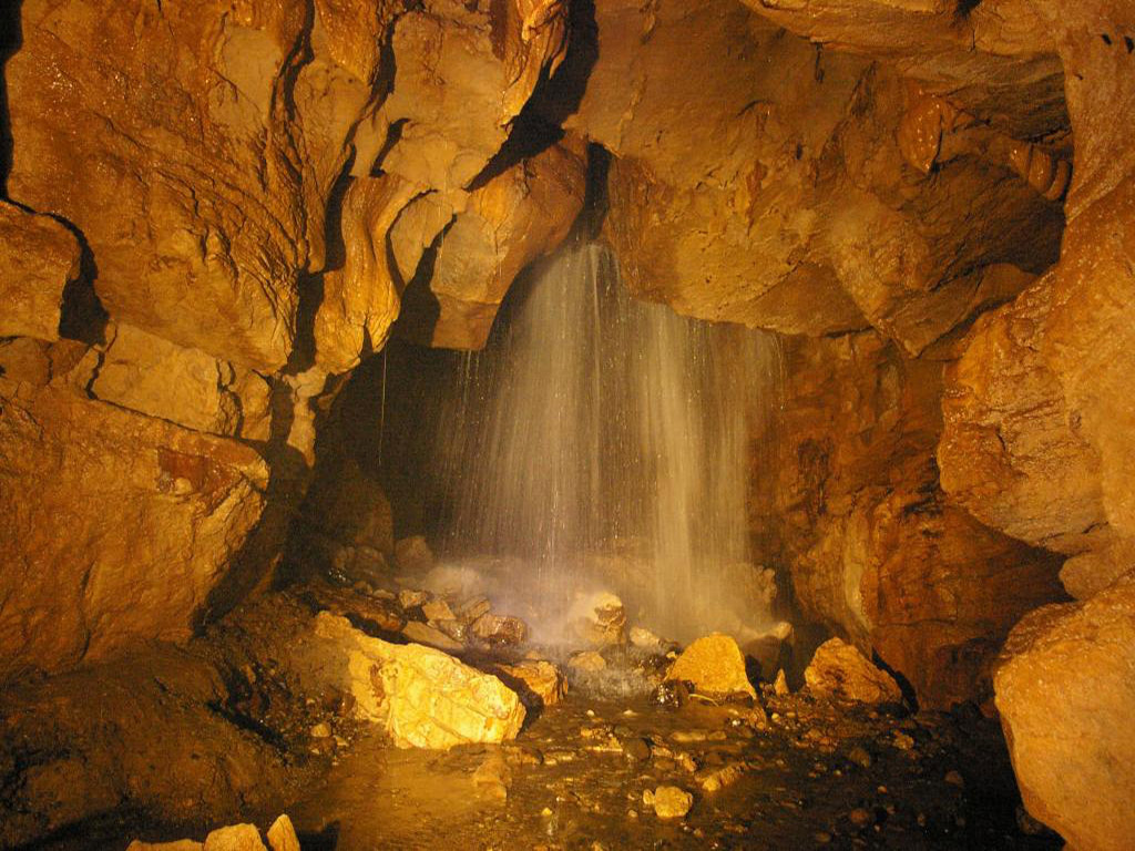 Deer's Caverns - Northern Mountain Zone / Arenal