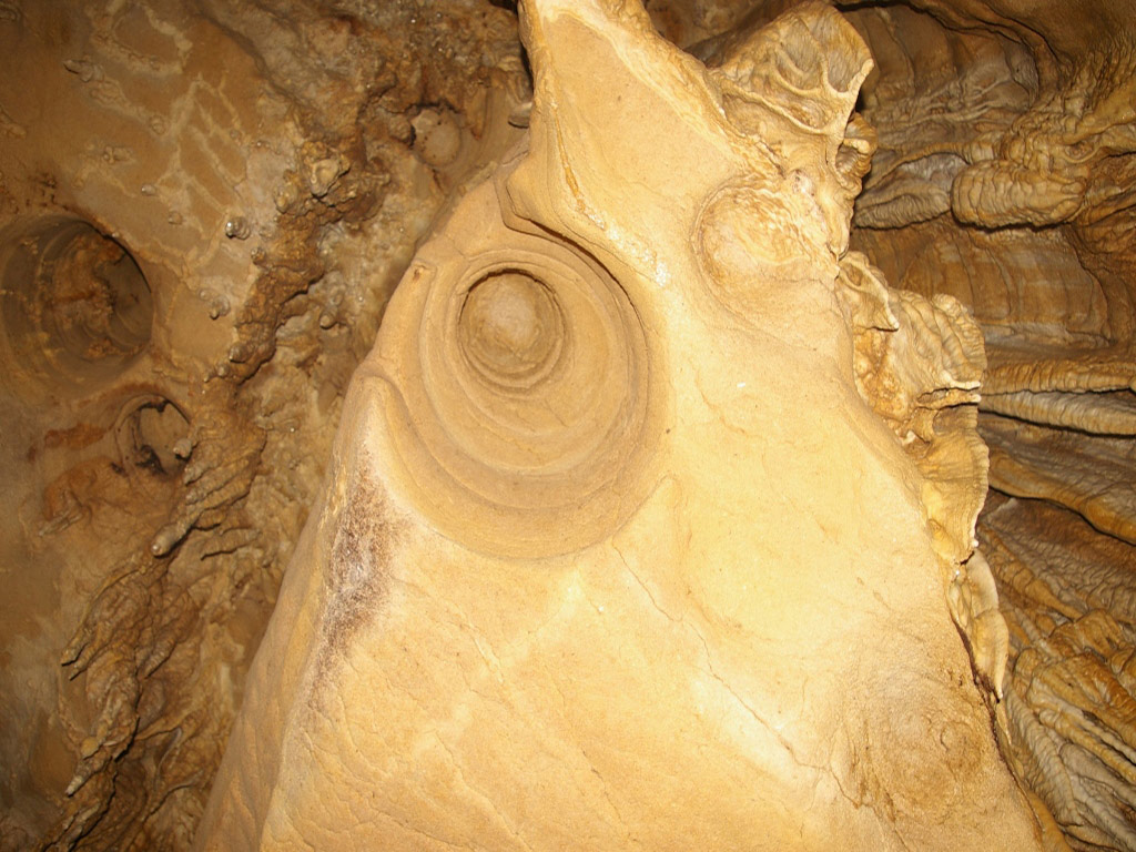 Deer's Caverns - Northern Mountain Zone / Arenal