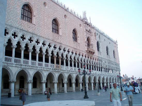 Walking Tour with Authorized Local Guide - Venice (and vicinity)