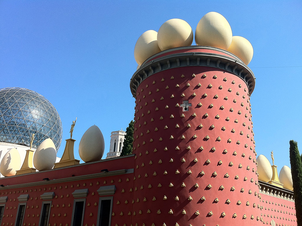 Special Discount Offer: Girona, Figueres and Dalí Museum - Full-Day Tour (Bilingual Tour - Selected language preferred)
