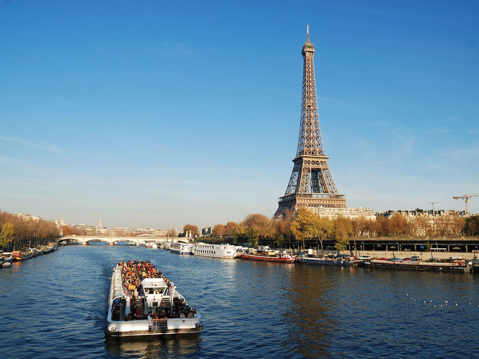 Discover Paris - Self-Guided Tour