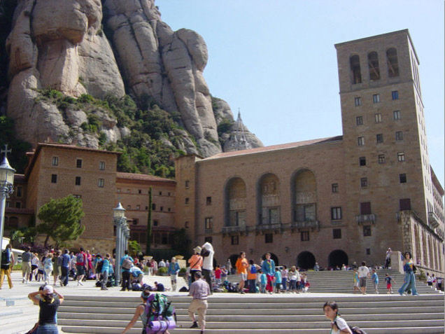 Barcelona Highlights: Visit Montserrat via Cogwheel Train - Full-Day Tour