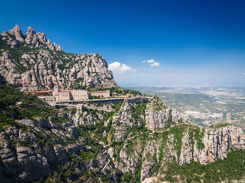 Barcelona Highlights: Visit Montserrat via Cogwheel Train - Full-Day Tour