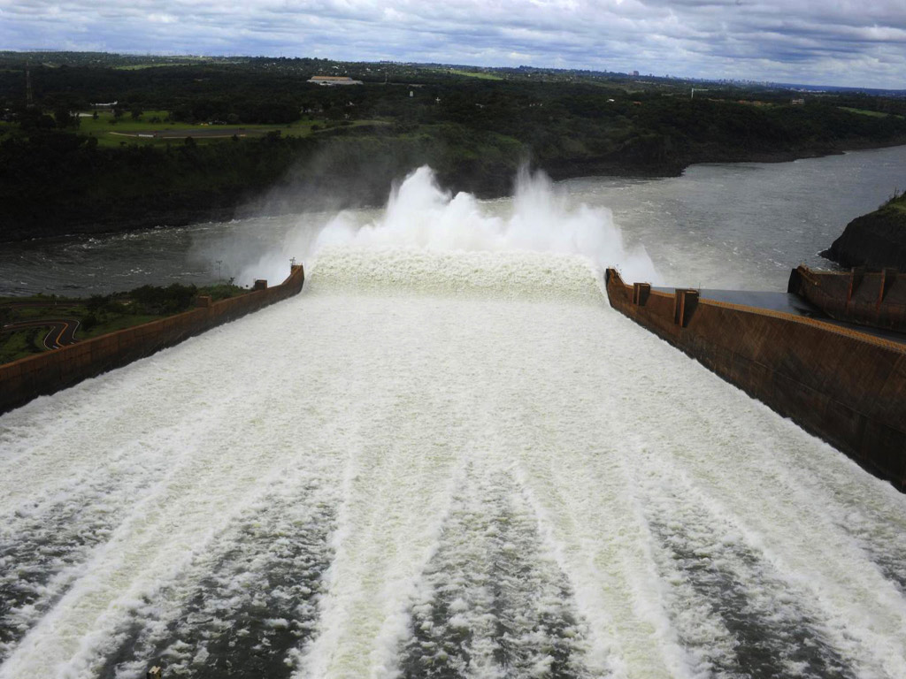 Itaipu Dam - Iguazu Falls
