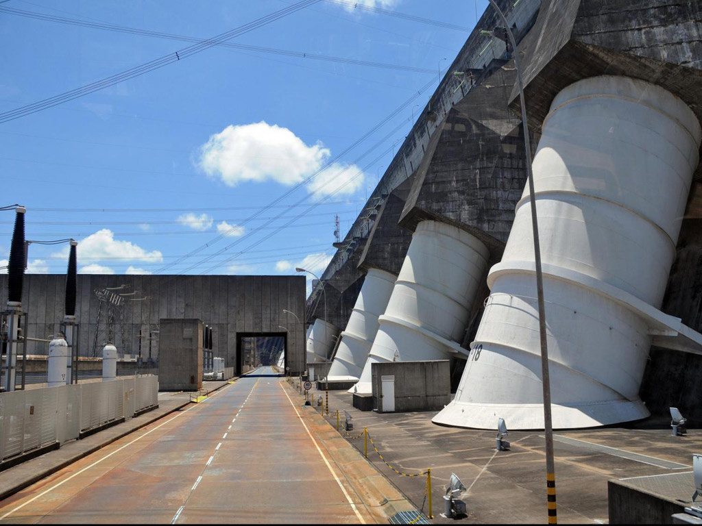 Itaipu Dam - Iguazu Falls