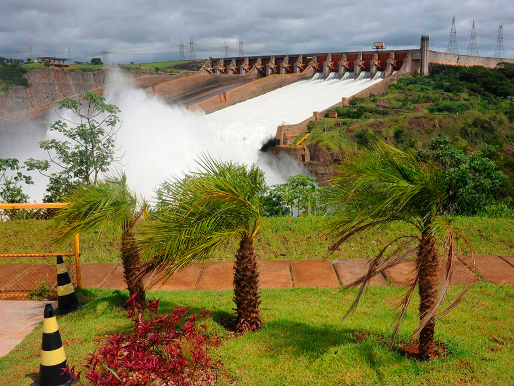 Itaipu Dam - Iguazu Falls