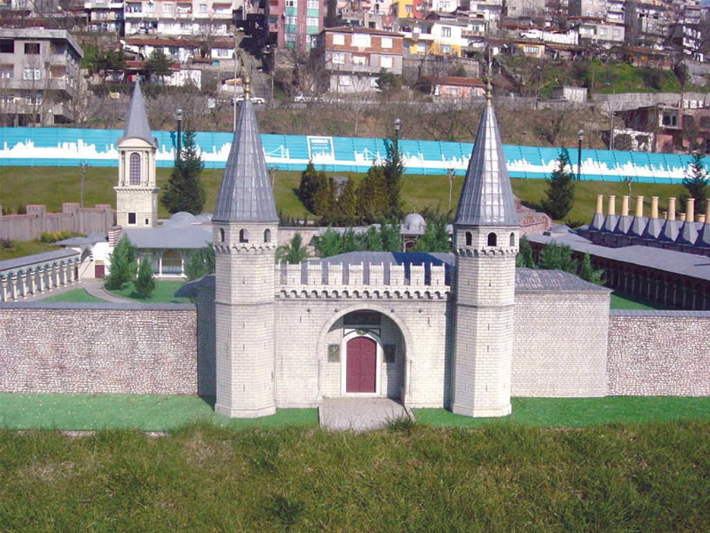 Golden Horn, Eyup Sultan Mosque, Cable Car and Miniaturk - Half Day Tour - Istanbul