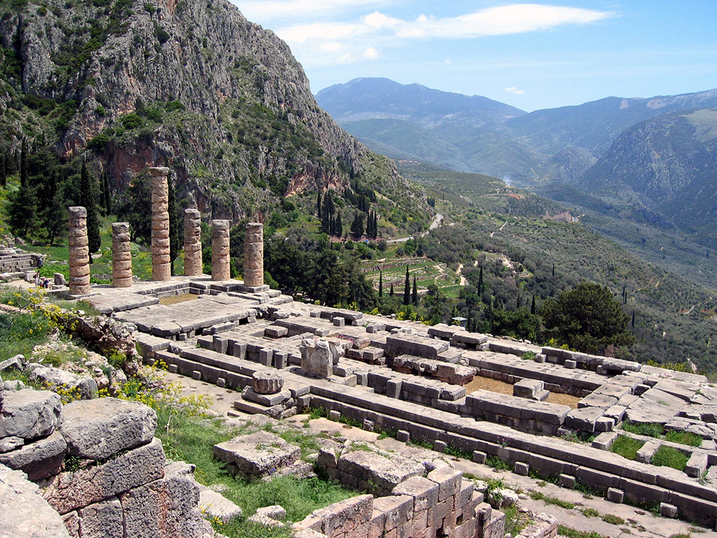 Explore Delphi - Full-Day Tour - Athens