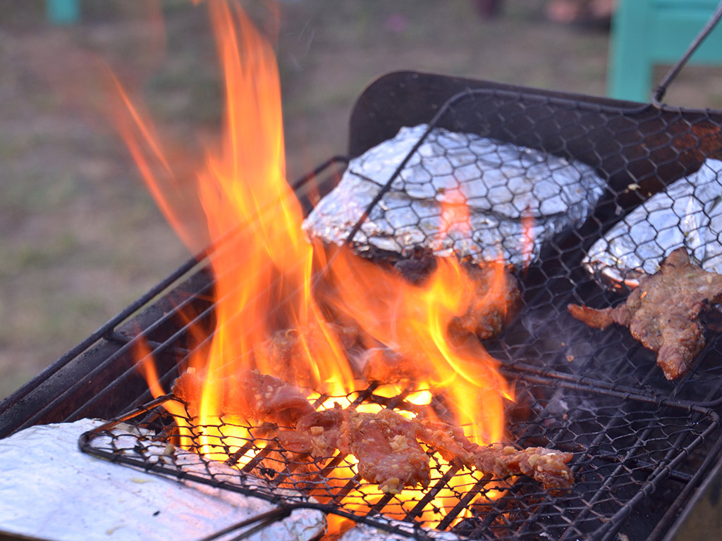 Hoi An Boat and Bike Tour with Sunset BBQ