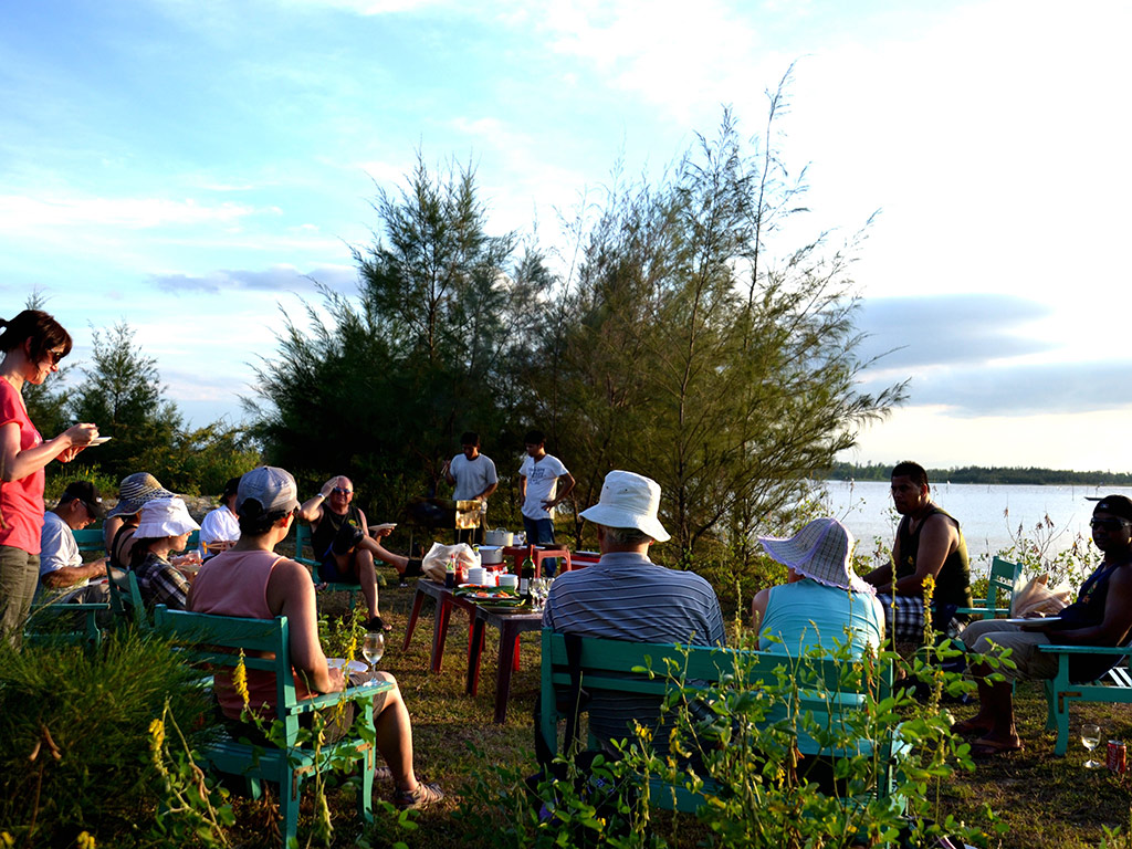 Hoi An Boat and Bike Tour with Sunset BBQ