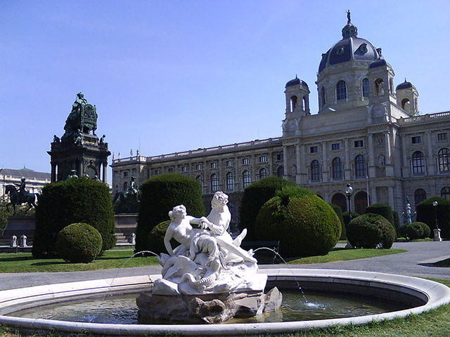 Imperial Vienna Private Tour from Budapest