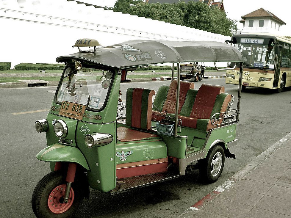 Old Bangkok Temples and Markets by Tuk Tuk