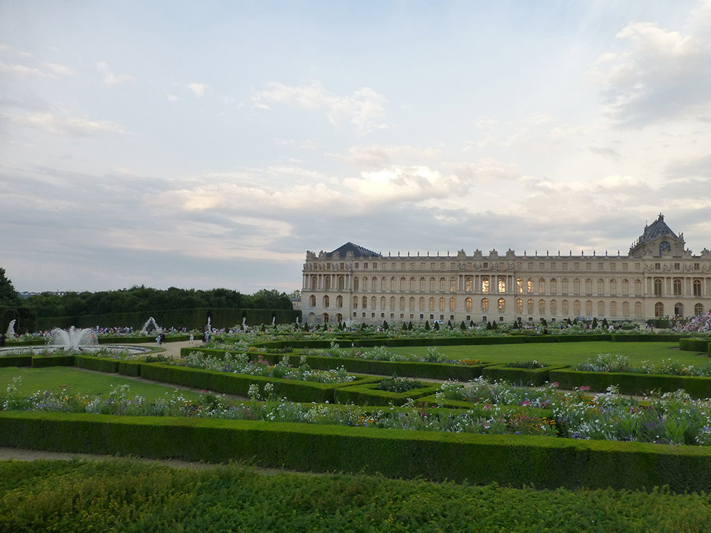 Palace of Versailles Audioguided Tour and Access to the Whole Estate - Paris