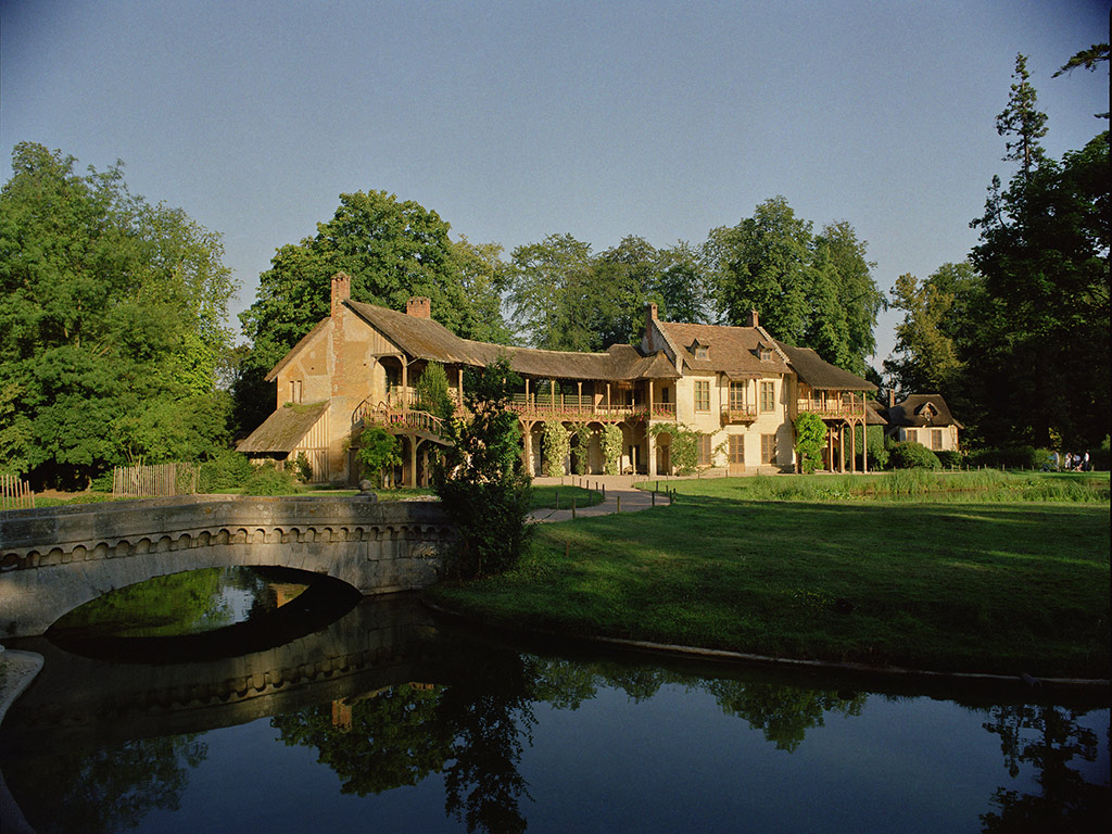 Palace of Versailles Audioguided Tour and Access to the Whole Estate - Paris