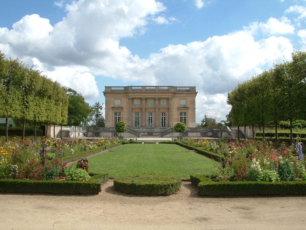 Palace of Versailles Audioguided Tour and Access to the Whole Estate - Paris