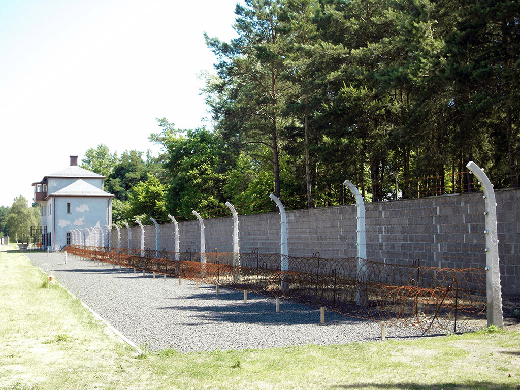Sachsenhausen Concentration Camp - Private Tour with Private Transfer