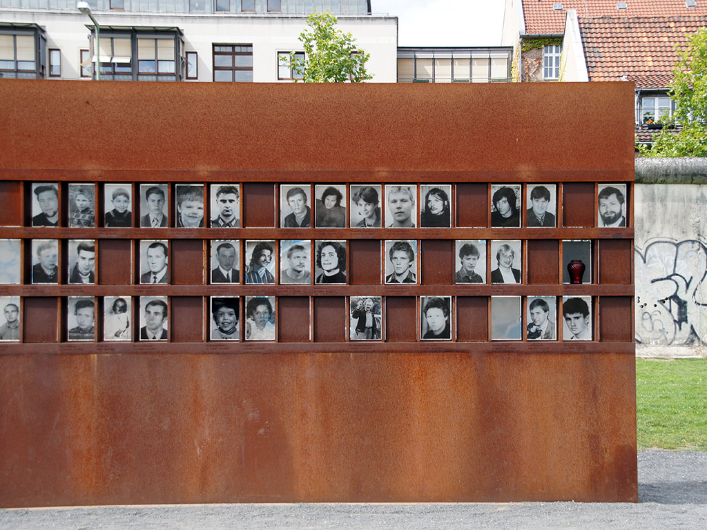 Cold War, Stasi and Berlin Wall - Private Tour with Private Transport