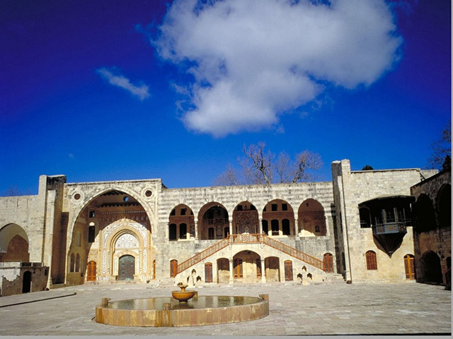 Discover Beit Eddine Palace and Deir El Kamar Traditional Town- Half-Day Tour