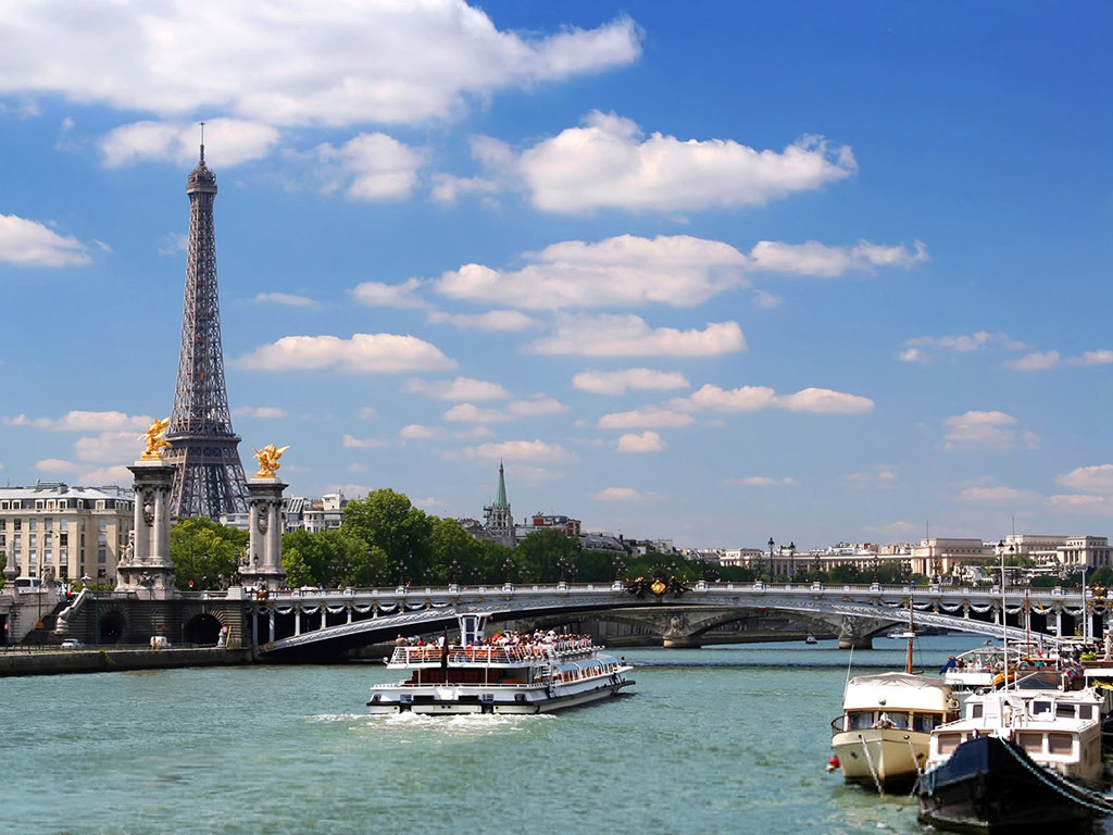 Eiffel Tower Guided Tour with Optional Access to the Summit and Seine Cruise - Paris