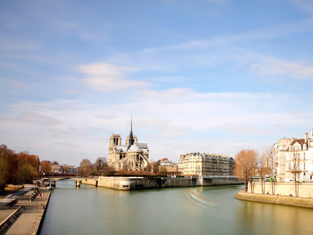 Eiffel Tower Guided Tour with Optional Access to the Summit and Seine Cruise - Paris