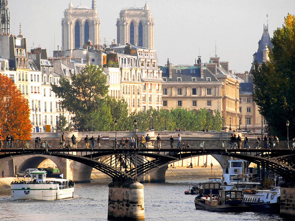 Eiffel Tower Guided Tour with Optional Access to the Summit and Seine Cruise - Paris