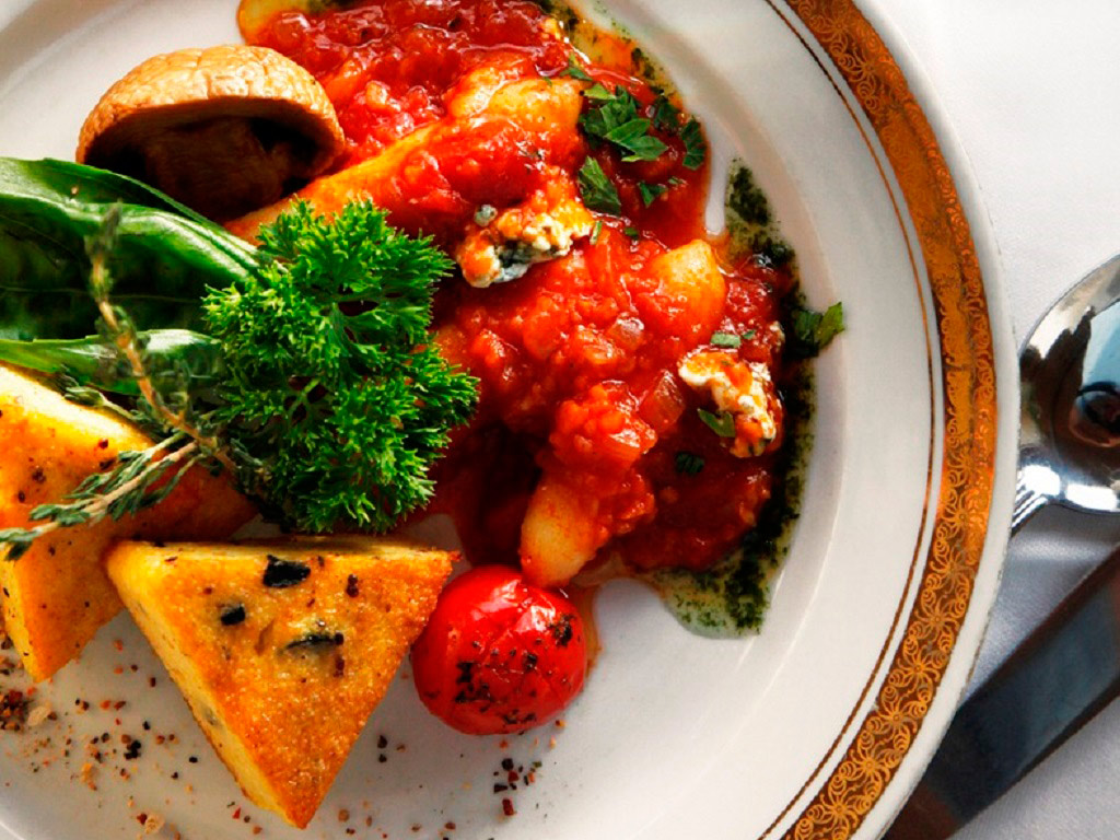 Danube River Cruise with Live Music and Optional Dinner (Ticket with Buffet Dinner)