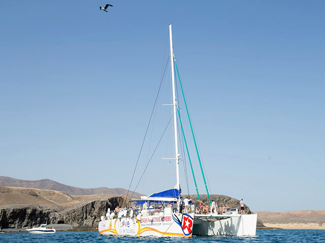 Special Offer: I Love Papagayo - Catamaran Half-Day Tour