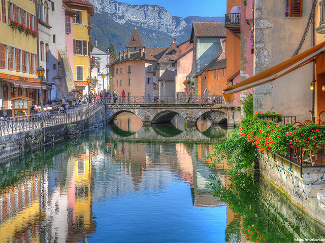 Explore the old towns of Geneva and Annecy -  Full-Day Tour