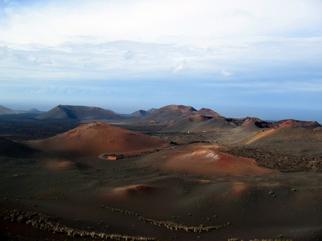 Volcanoes Route: Timanfaya, Lava Coast and La Geria (Route with Lunch )