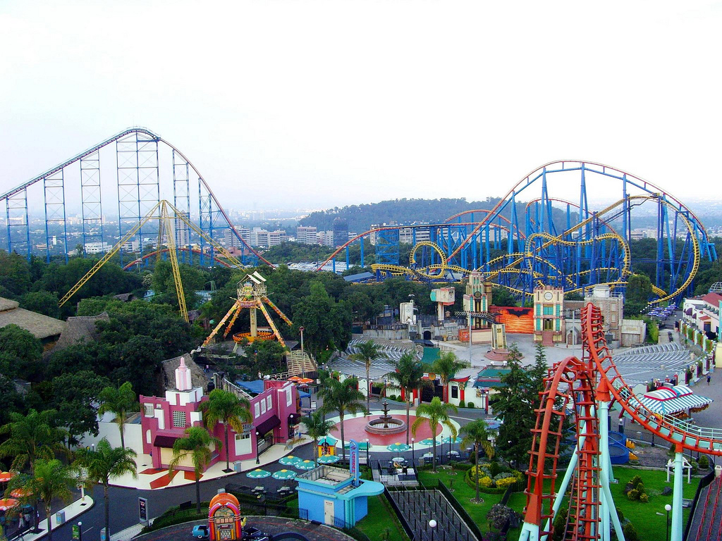 Roundtrip transfer to Six Flags - Private - Mexico City