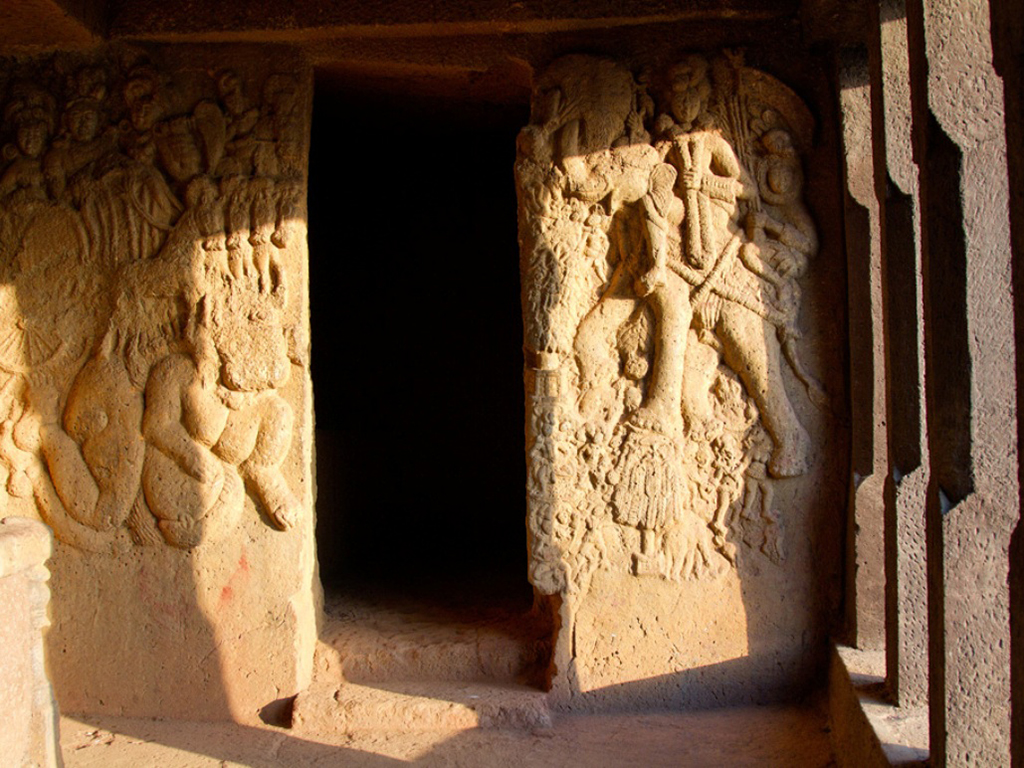 Private Excursion to Karle and Bhaje Caves from Pune