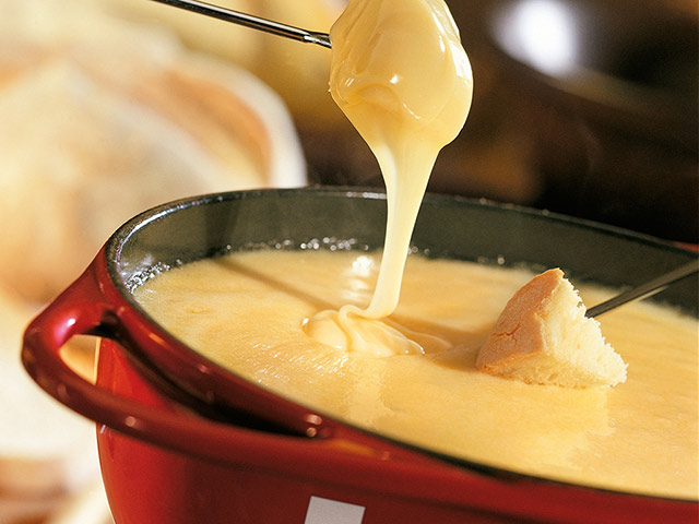Zürich gourmet tour with cheese fondue
