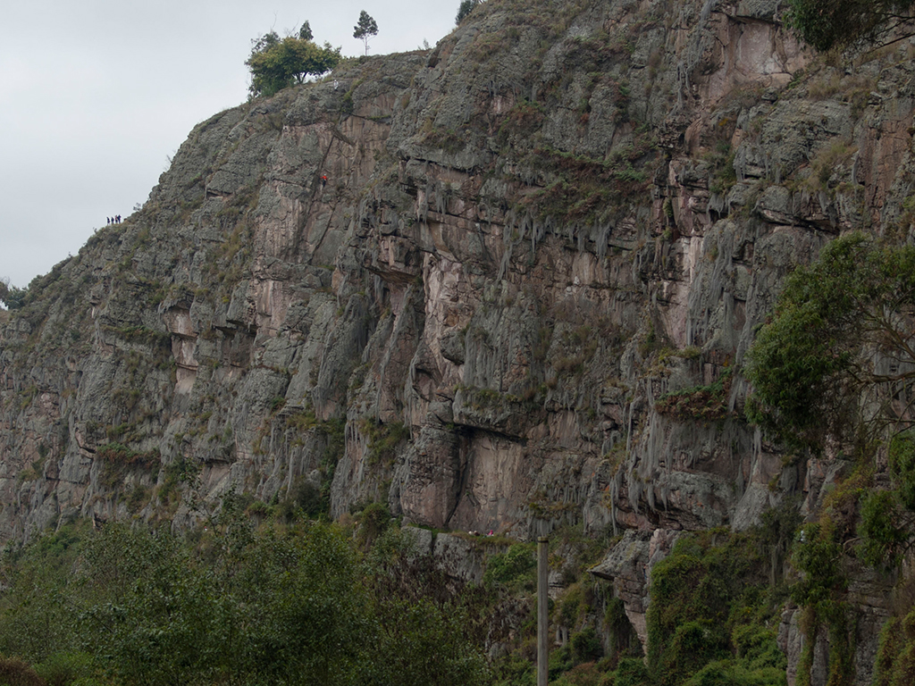 Rock climbing and abseiling in Suesca - Bogota