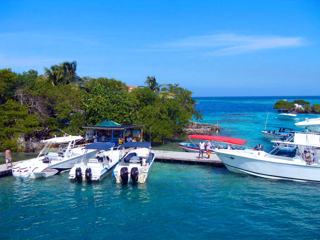 Visit to Encanto island - Cartagena