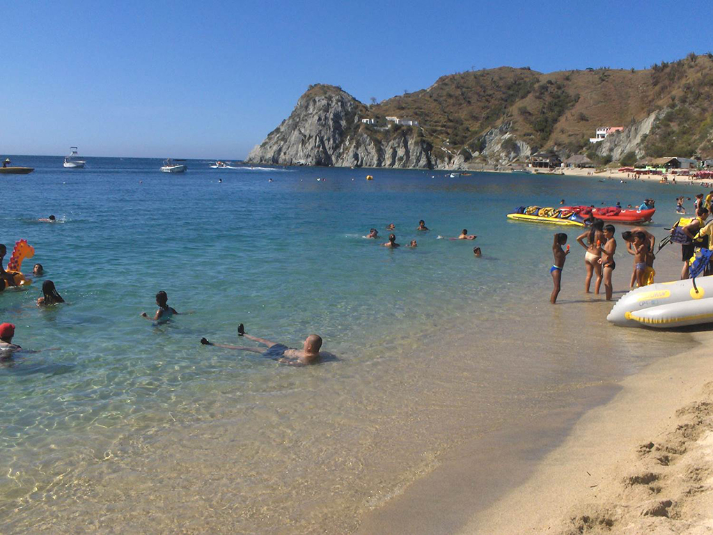 Mundo Marino Aquarium and Playa Blanca - Santa Marta