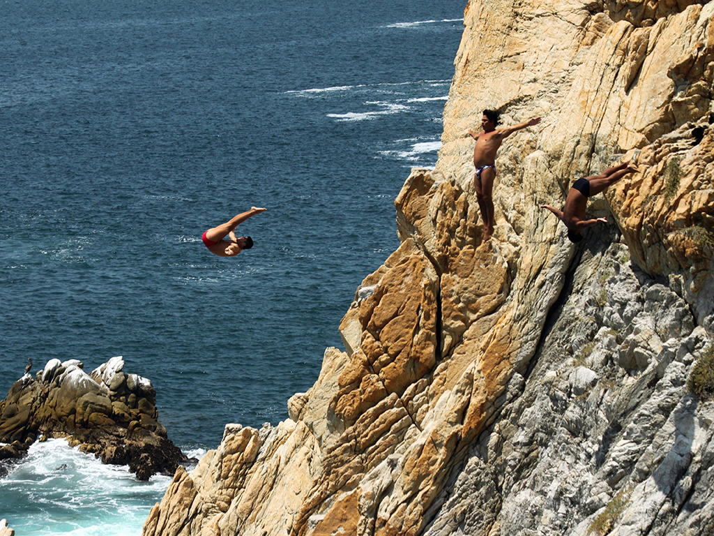 La Quebrada Cliff Divers Show and Dinner