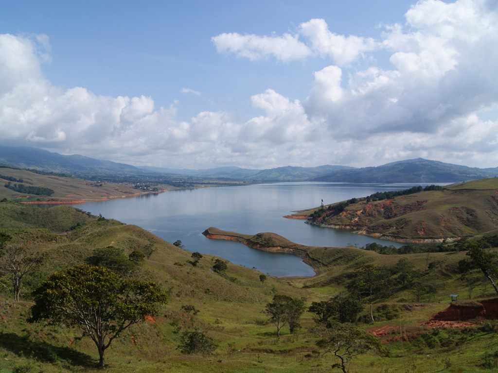 Buga and Calima Lake Private Tour
