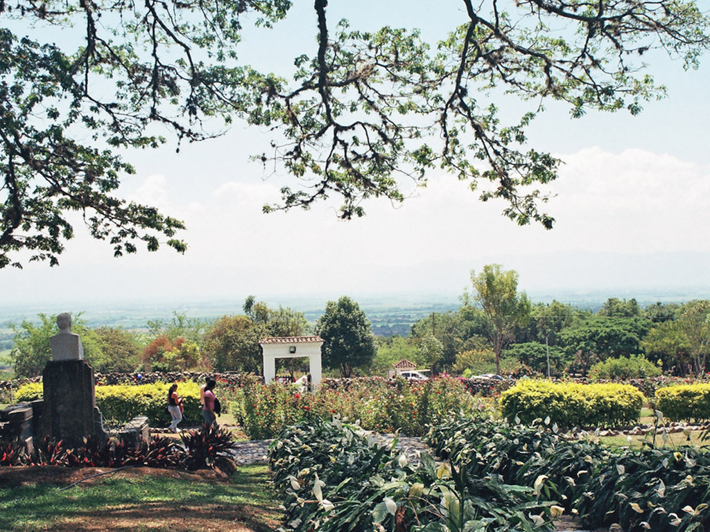 Paraiso Ranch and Sugar Cane Museum - Private Tour - Cali
