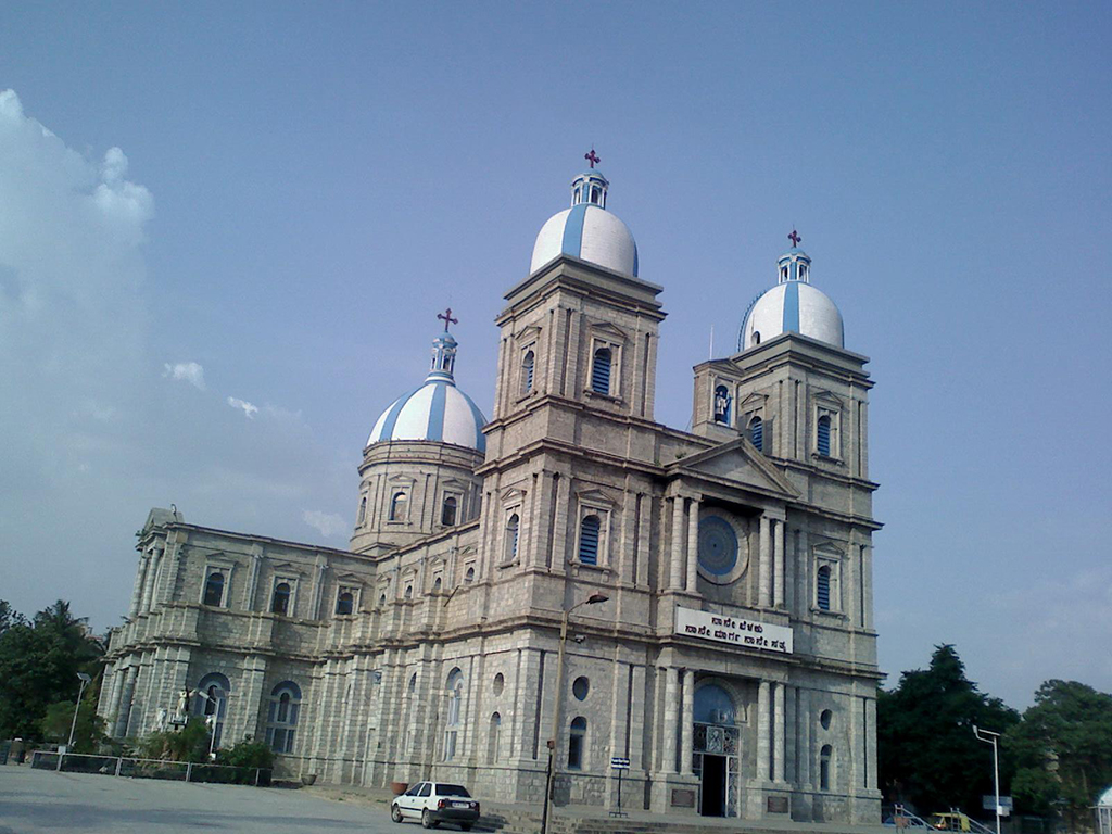 Richards Town and Cathedrals Tour - Private Tour