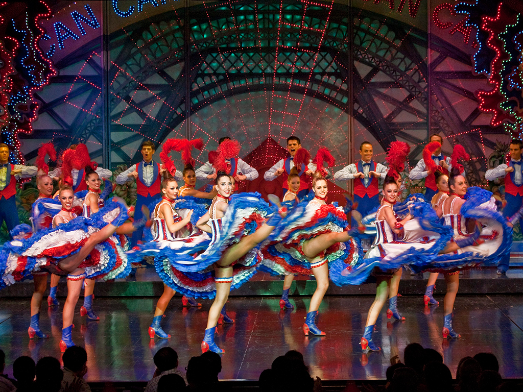 Dinner and Moulin Rouge Night Show - Belle Epoque Champagne Menu with 1-Way Return Transfer - Paris