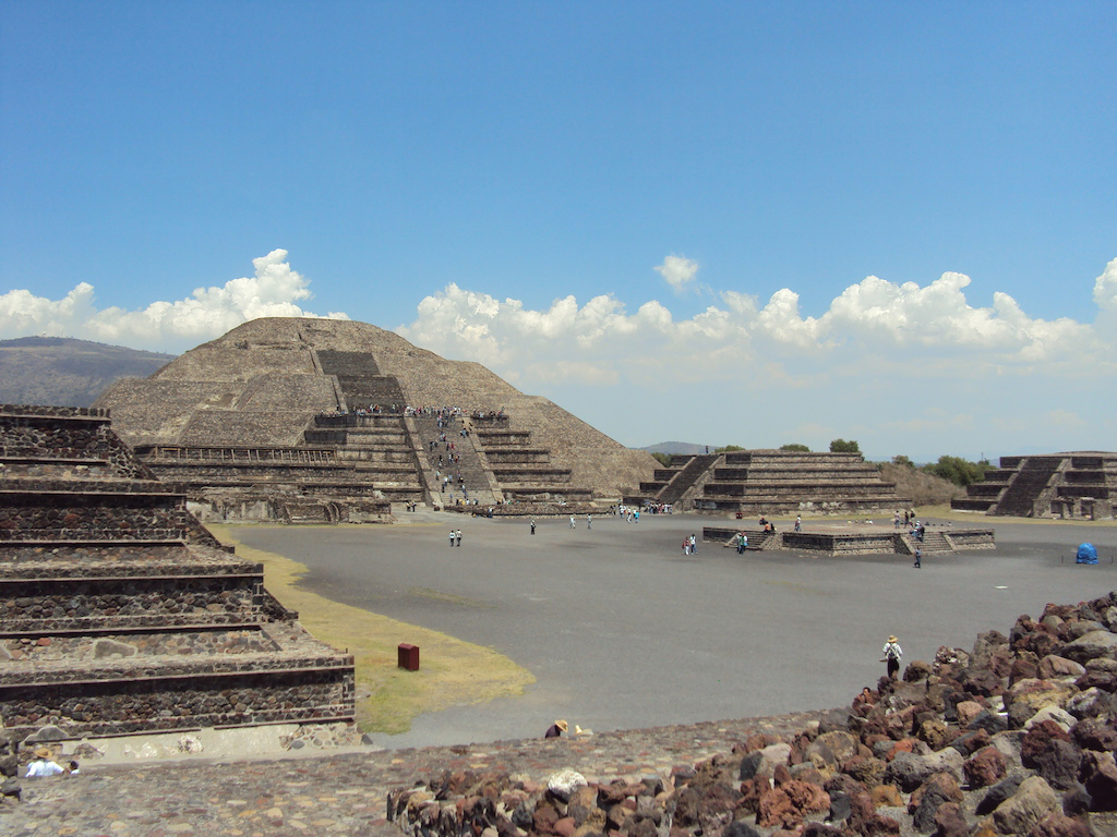 Teotihuacan Morning Tour with Tequila Tasting - Mexico City
