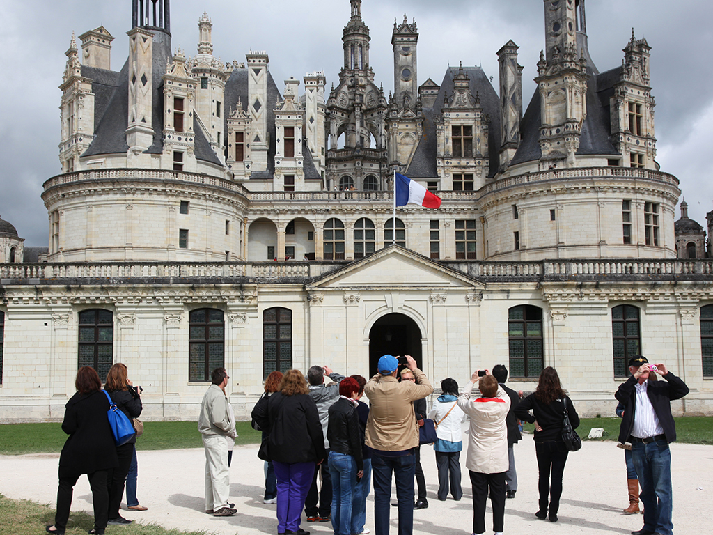 Loire Valley Castles - Full-Day Tour - Paris