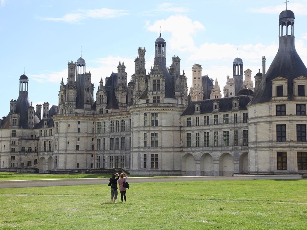 Loire Valley Castles - Full-Day Tour - Paris