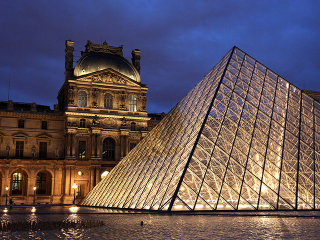 Louvre Museum Masterpieces Fully Guided Tour and Wine Tasting with a Sommelier