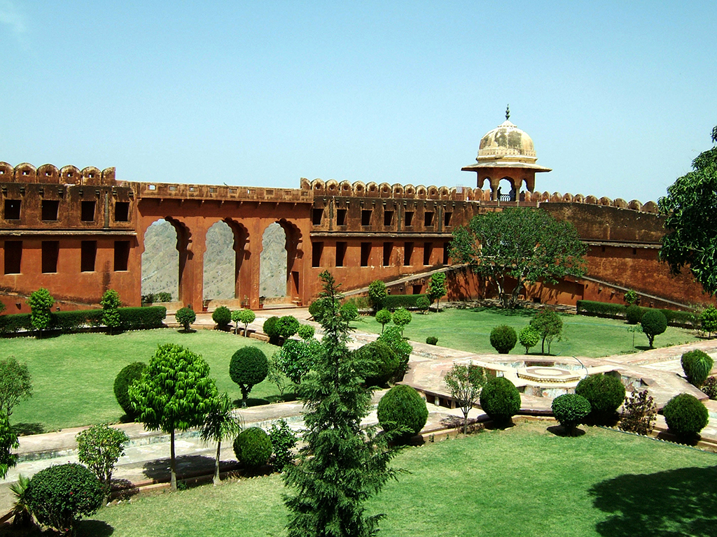 Visit Jaigarh and Amber Fort