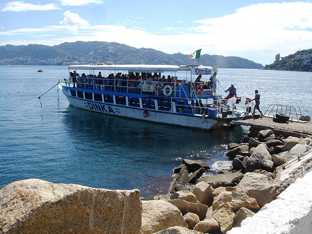 Glass-Bottom Boat Tour - with Transportation