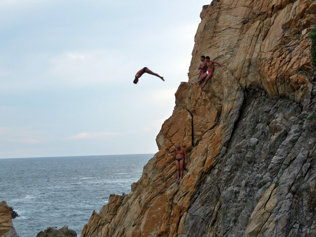 La Quebrada Cliff Divers Show - Express