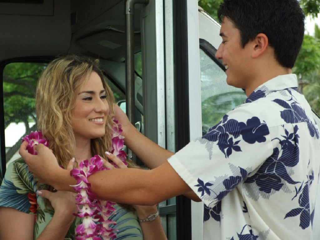 Traditional Lei Greeting in Kona - Hawaii - The Big Island