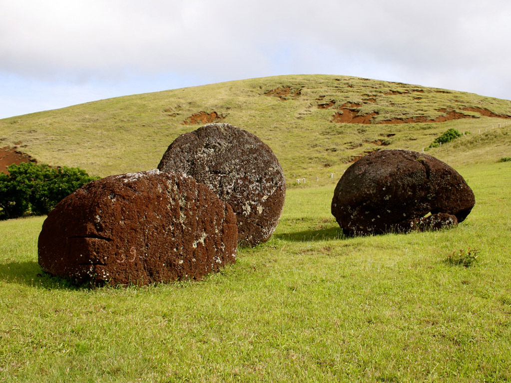 Half Day Tour Visiting Akivi Moais on Easter Island - Isla de Pascua
